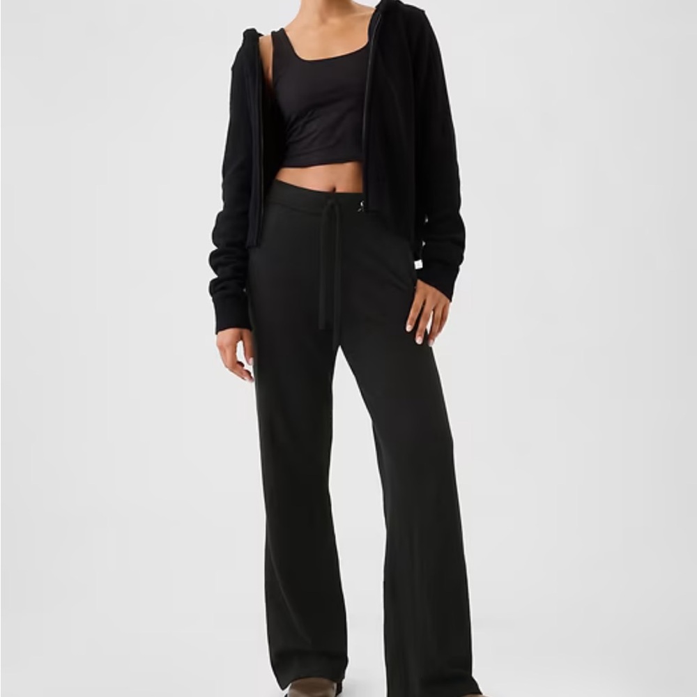 Small Gap Cashsoft sweater pants